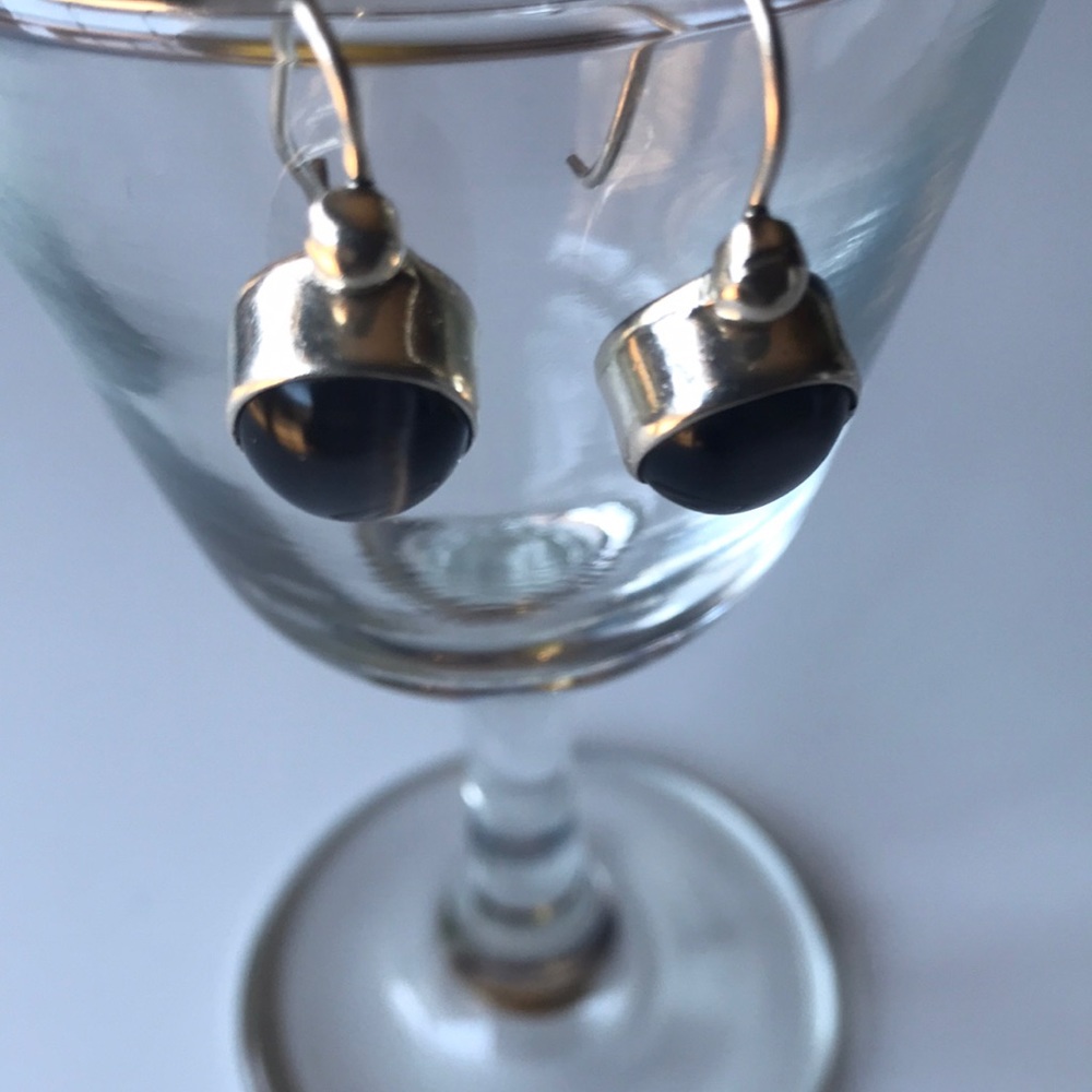 Silver and black earrings - Picture 3 of 4